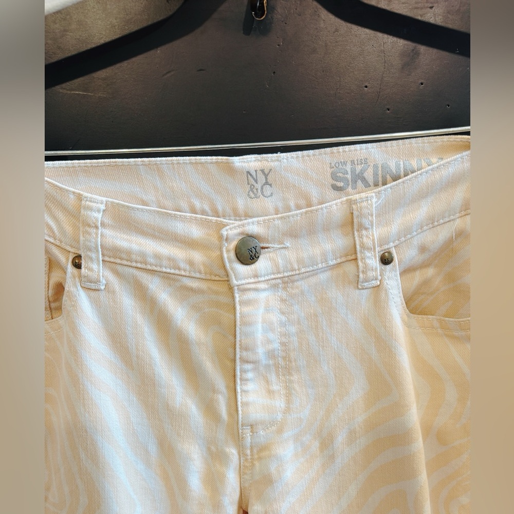New York & Company Skinny and Low Rise Zebra Print Pants - Picture 3 of 13